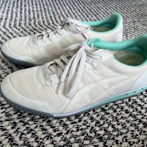 Tiger Onitsuka Shoes, US women’s size 11